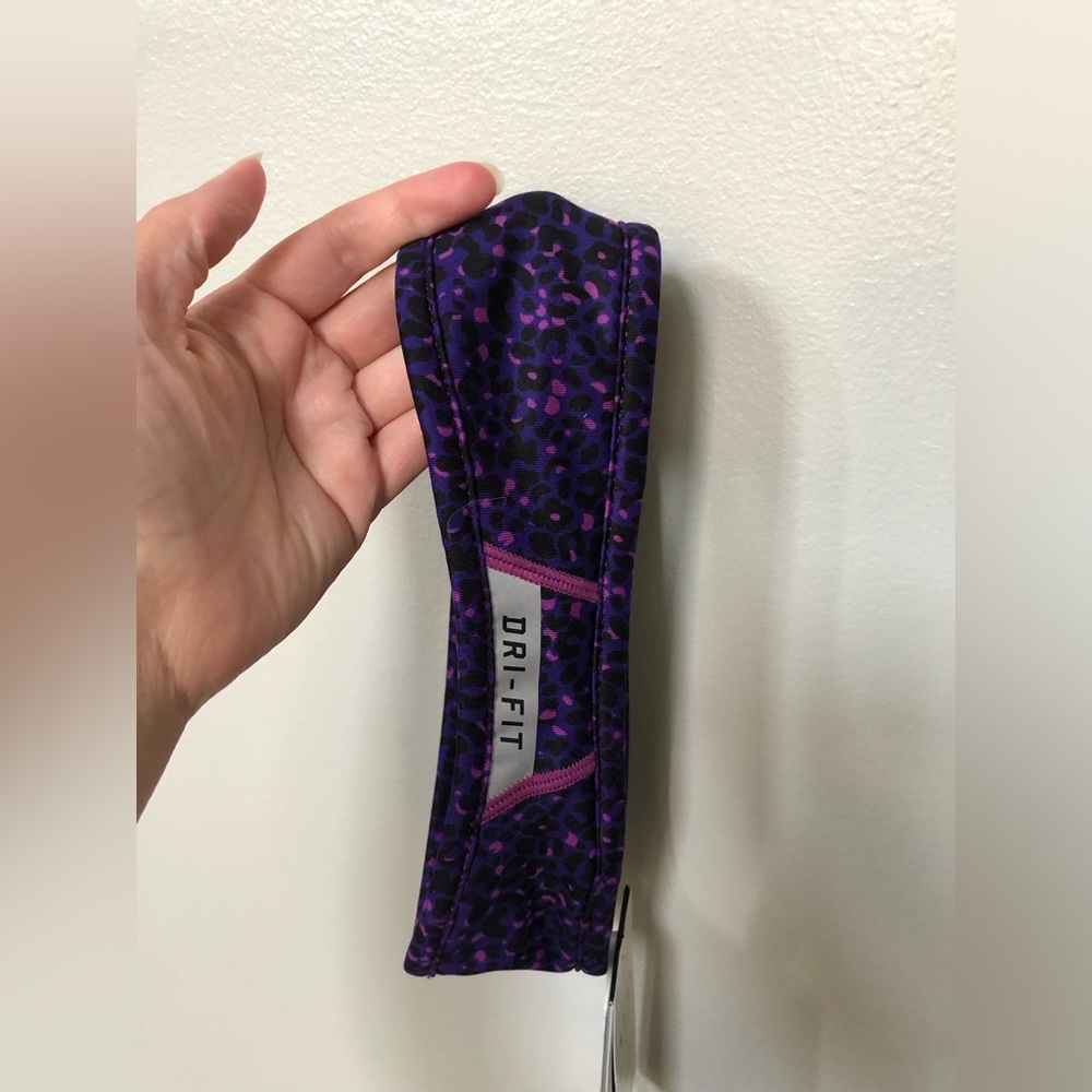 *NWT* Nike Women’s OSFM Dri-Fit Running Fleece Headband Purple Leopard Print - Picture 7 of 7